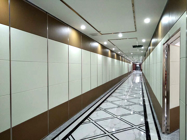 Excellent Traders Hotel activity partition