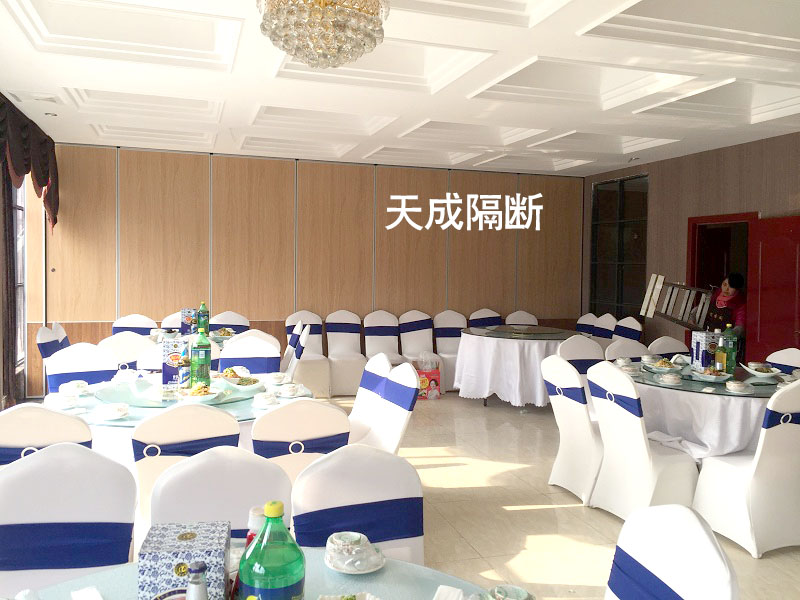 棉阳市蜀香阁酒楼3楼包间隔断