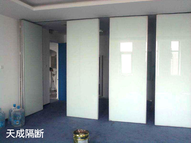 宣汉巴人广场13楼培训室活动隔断