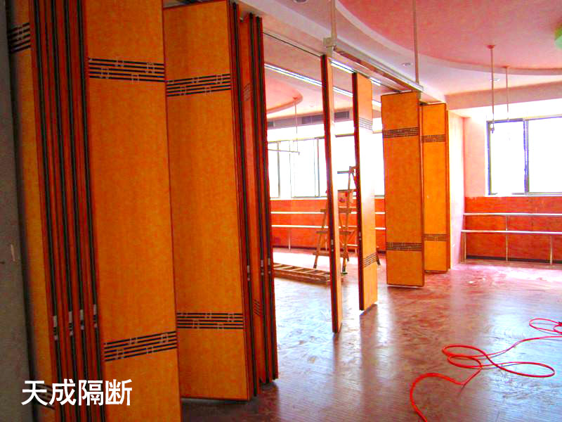 成都蝶语韵酒店包间隔断